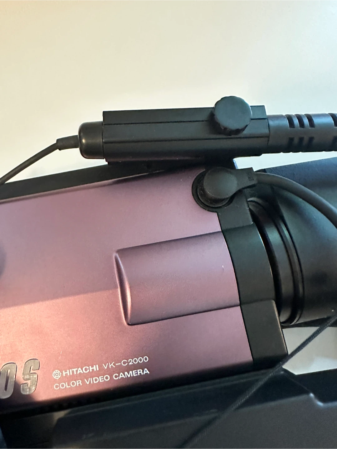 Hitachi VK-C2000 Video Camera - photo 5