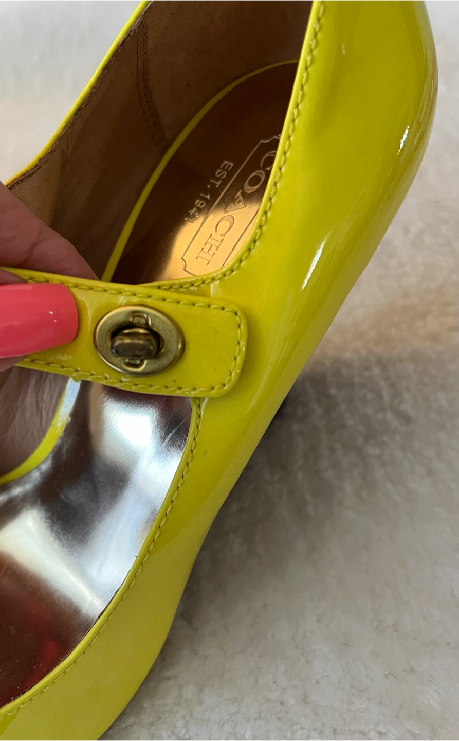 Coach Patent Wedge Heels Yellow Size 9 - photo 3