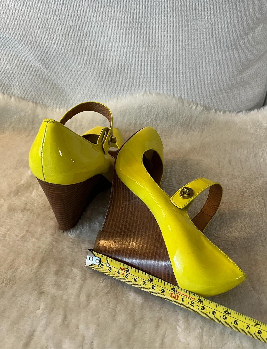 Coach Patent Wedge Heels Yellow Size 9 - photo 4
