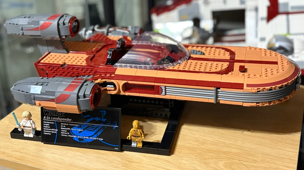 LEGO Star Wars UCS Landspeeder
