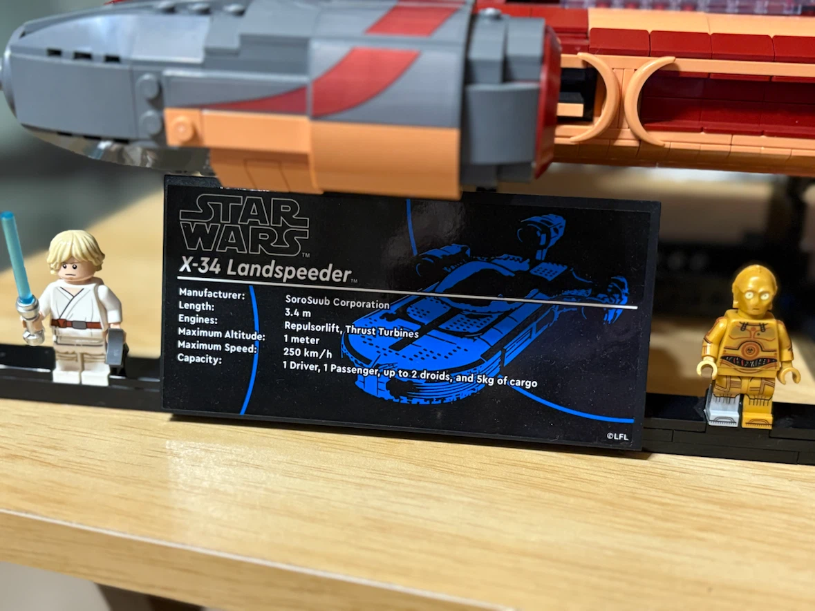 LEGO Star Wars UCS Landspeeder - photo 2