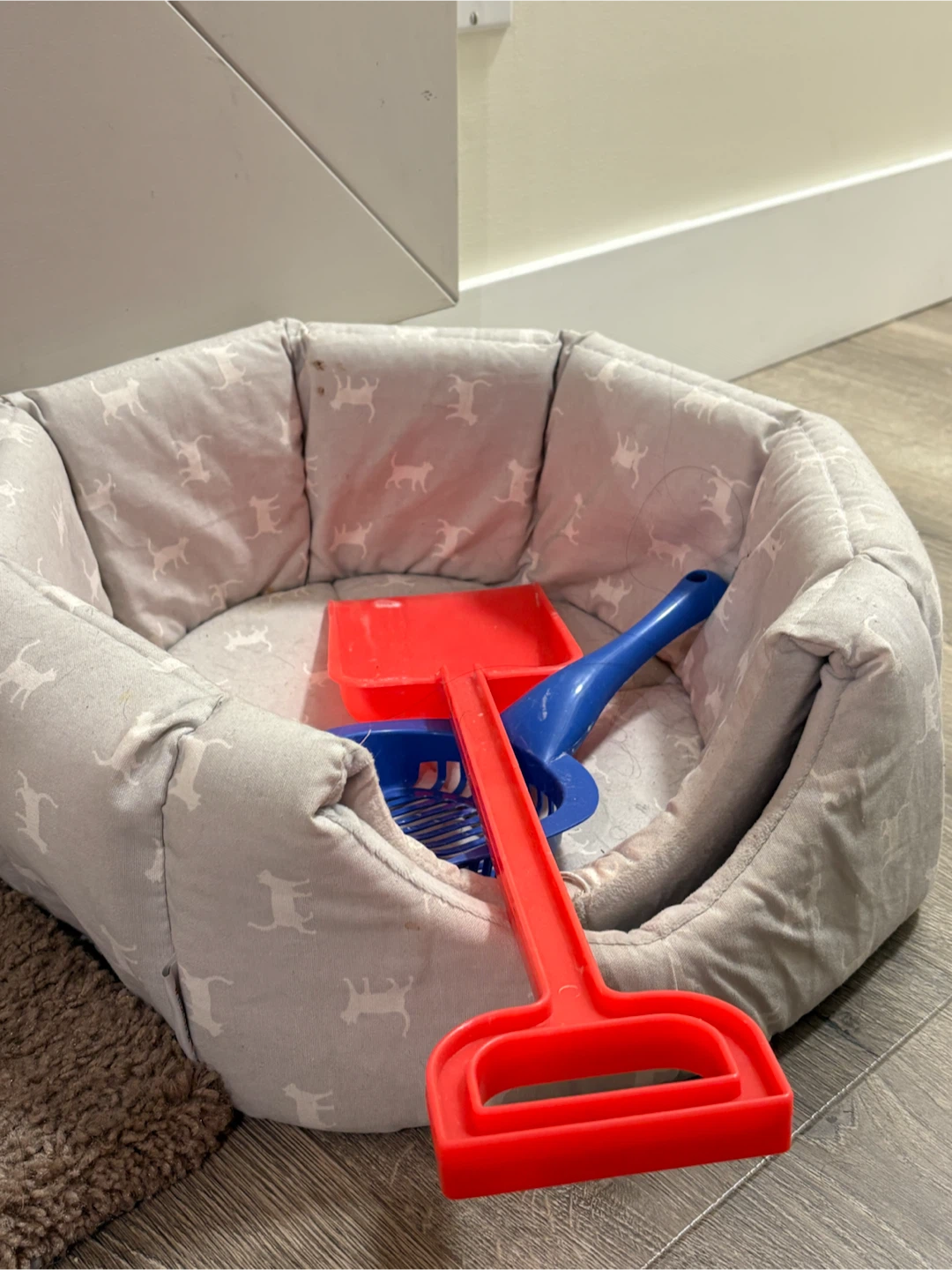 Pet Bed, Litter Box, and Scratching Post Set - photo 2