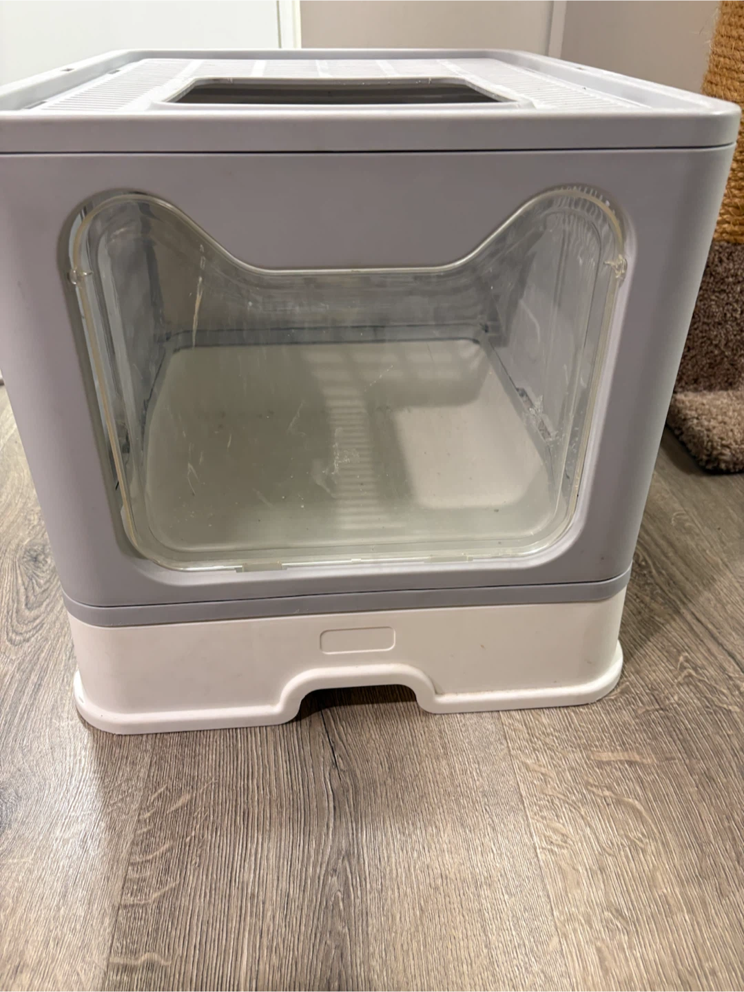 Pet Bed, Litter Box, and Scratching Post Set - photo 3