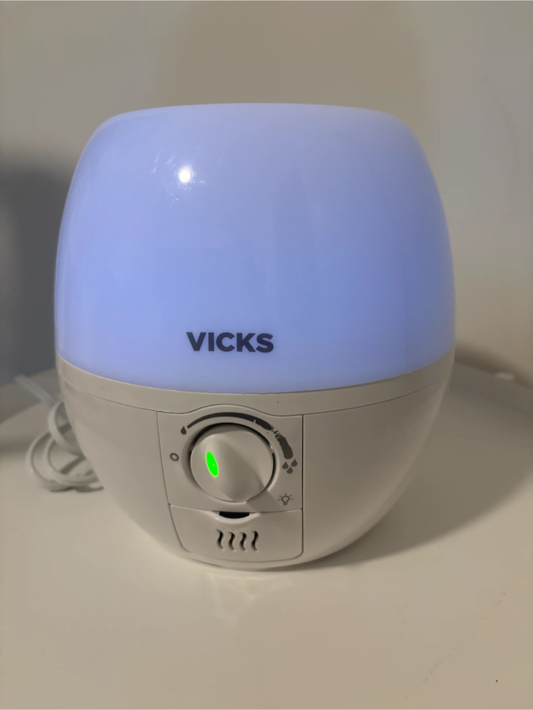 Vicks 3-in-1 SleepyTime Humidifier, Diffuser, and Night-Light - photo 4
