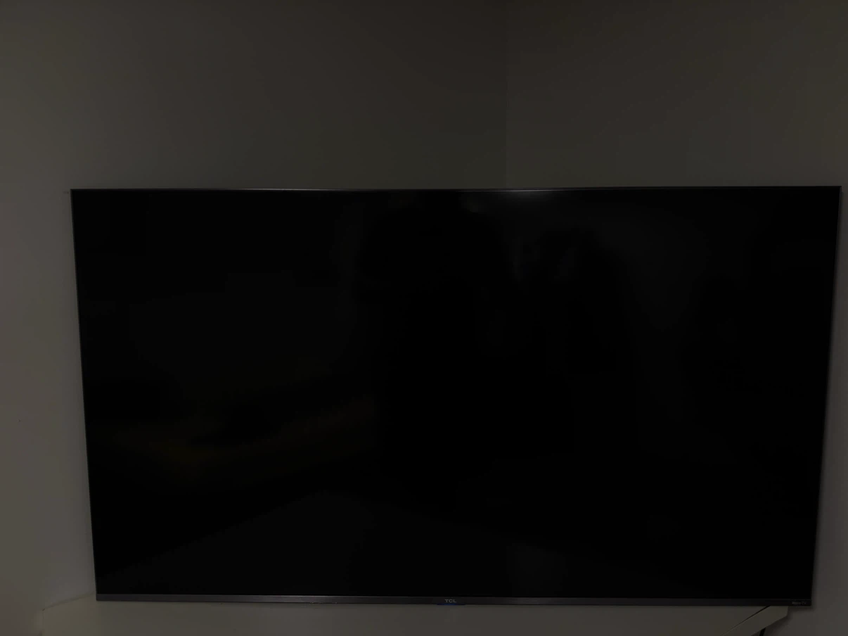 TCL 50” QLED 4K Smart TV (Roku) – Excellent Condition