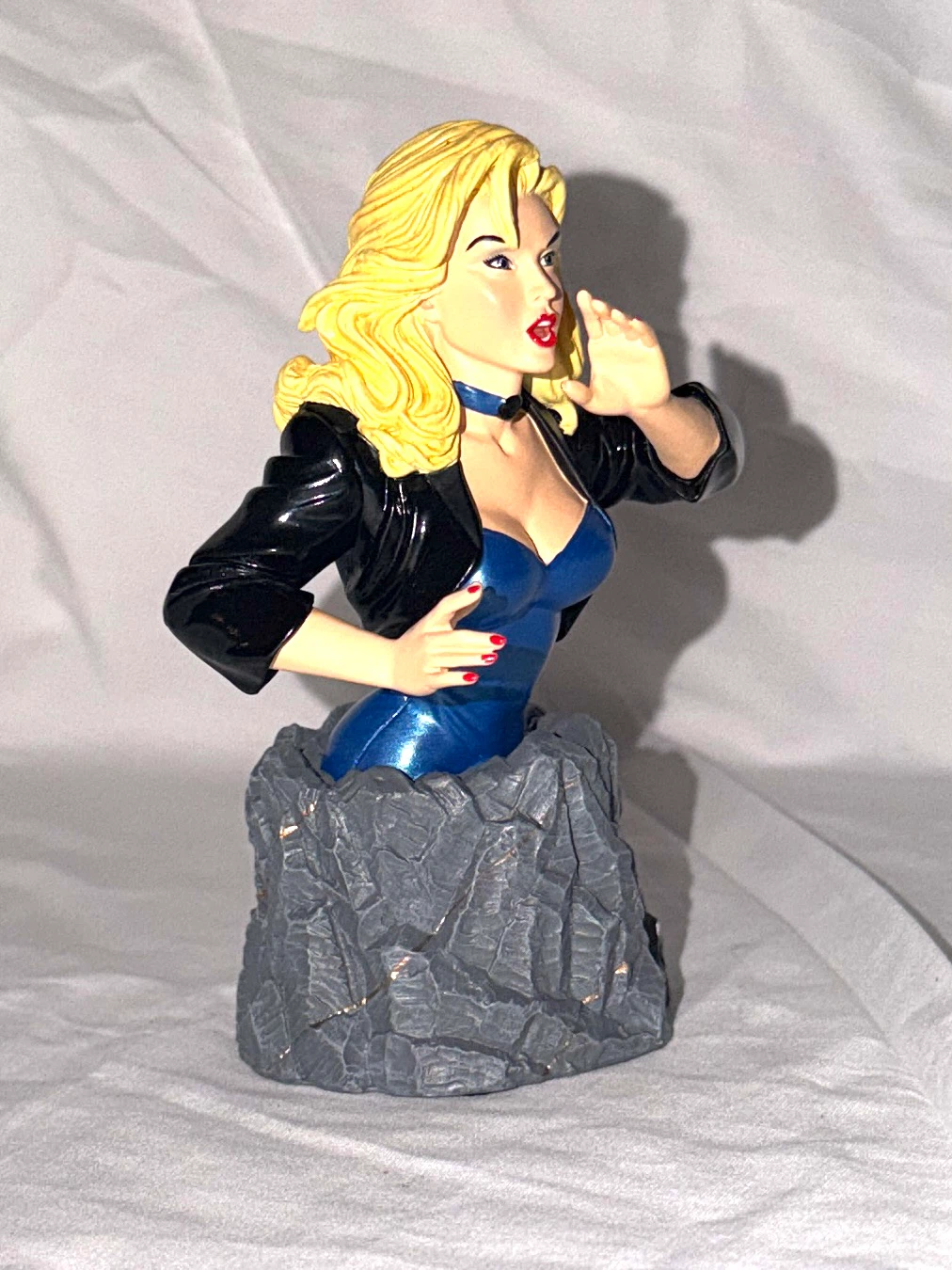 DC Comics Justice League Black Canary Mini Bust Limited Edition - photo 2