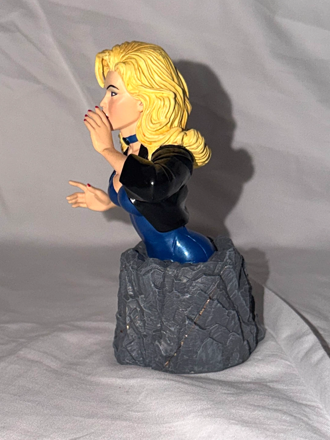DC Comics Justice League Black Canary Mini Bust Limited Edition - photo 4