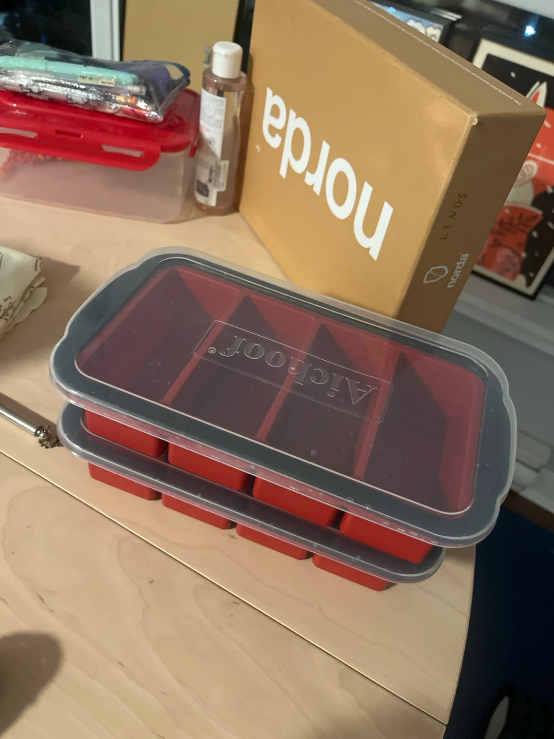 Aicfoof Extra Large Ice Cube Tray with Lid