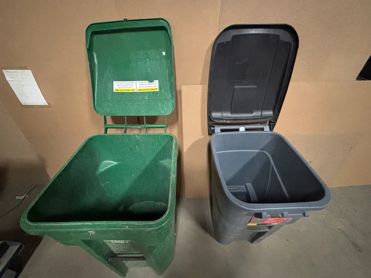 Rubbermaid BRUTE Rollout Trash Cans - photo 2