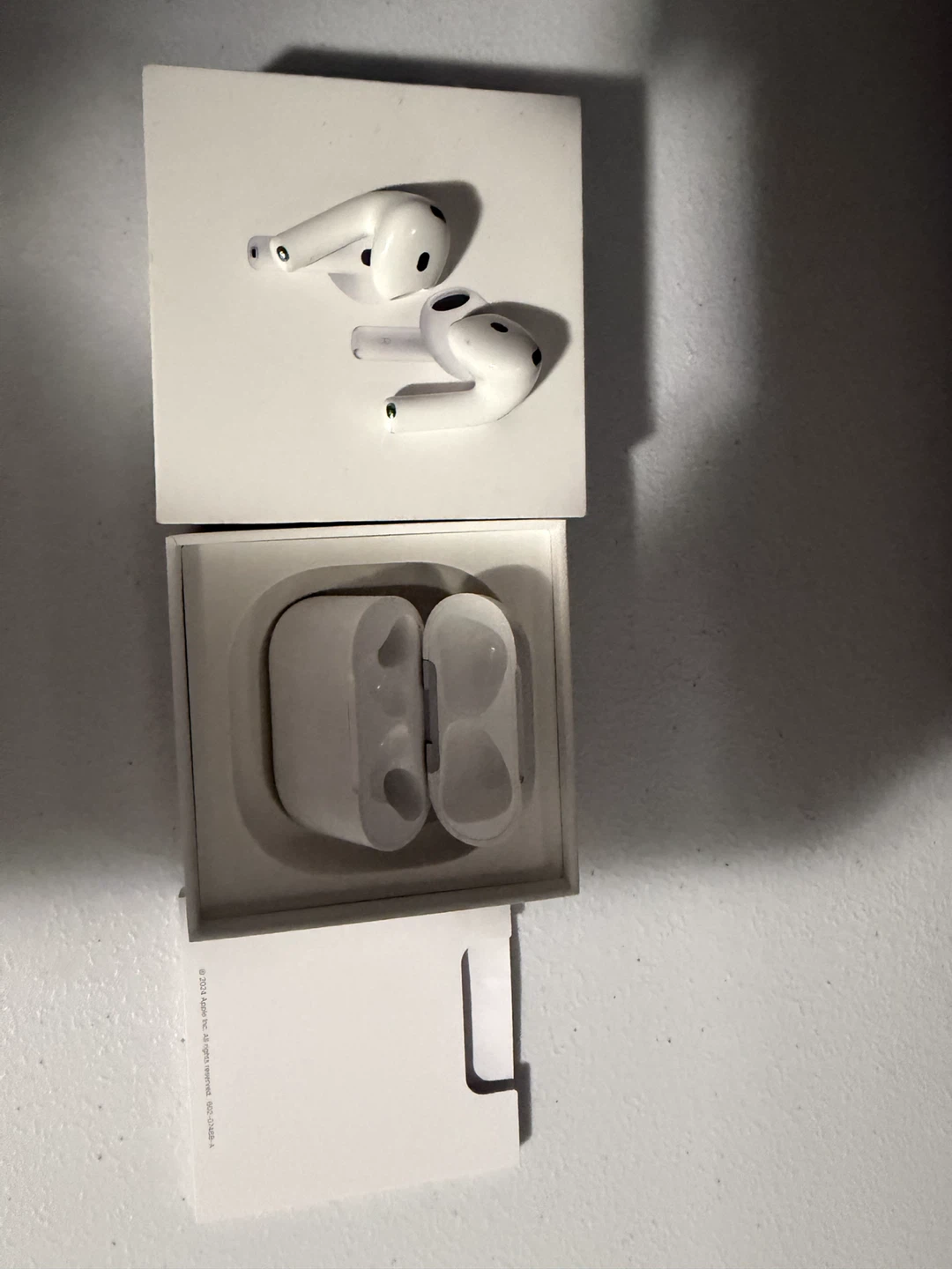 Apple AirPods 4  active noise cancellation - photo 3
