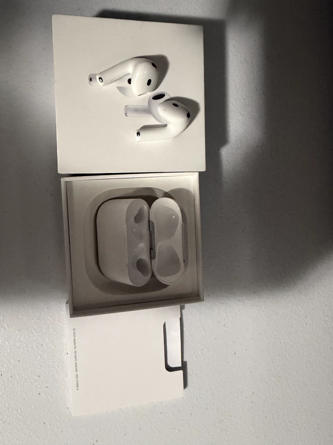 Apple AirPods 4  active noise cancellation - photo 4
