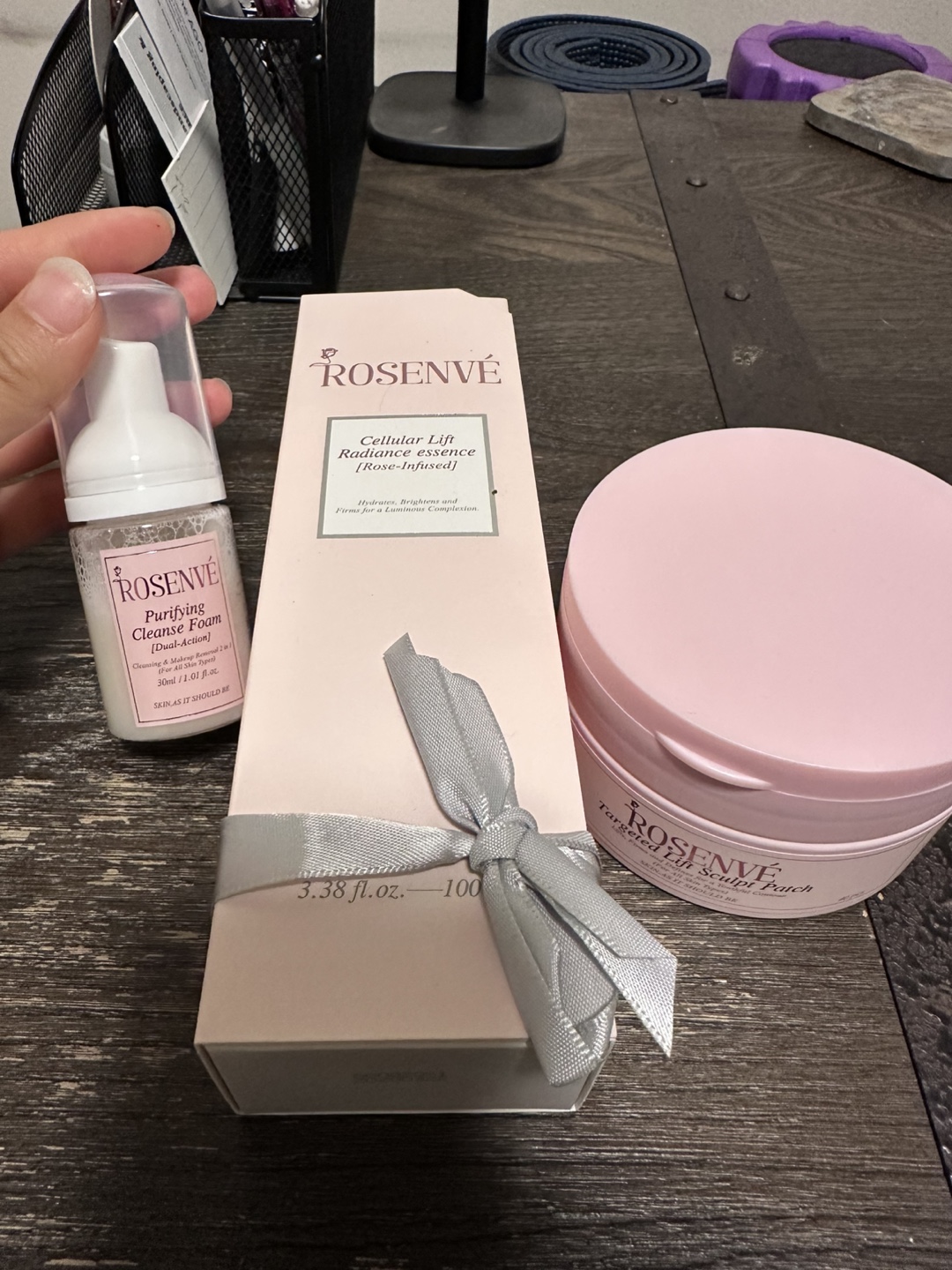 ROSENVÉ skincare products