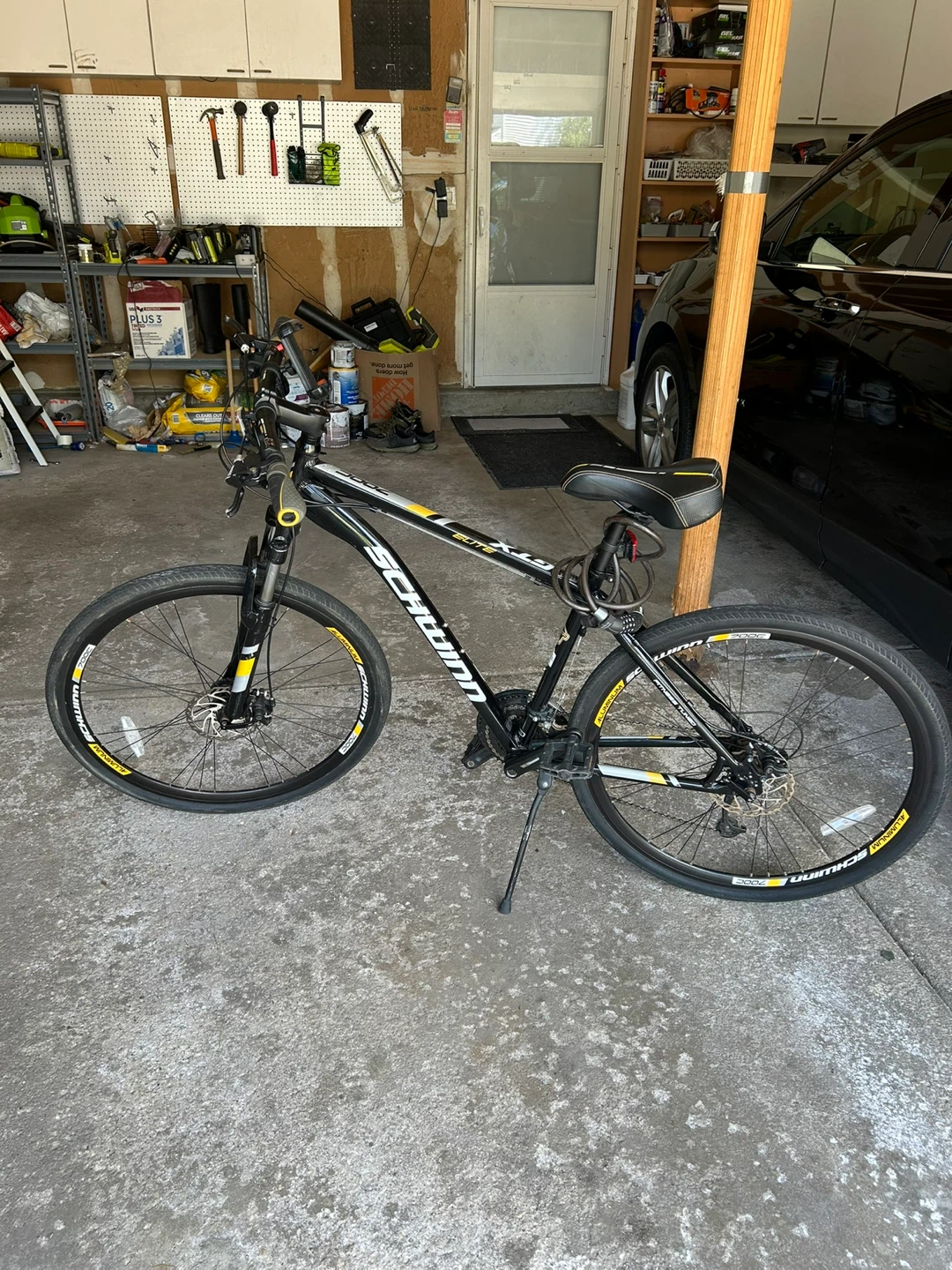 Schwinn Hybrid Bicycle