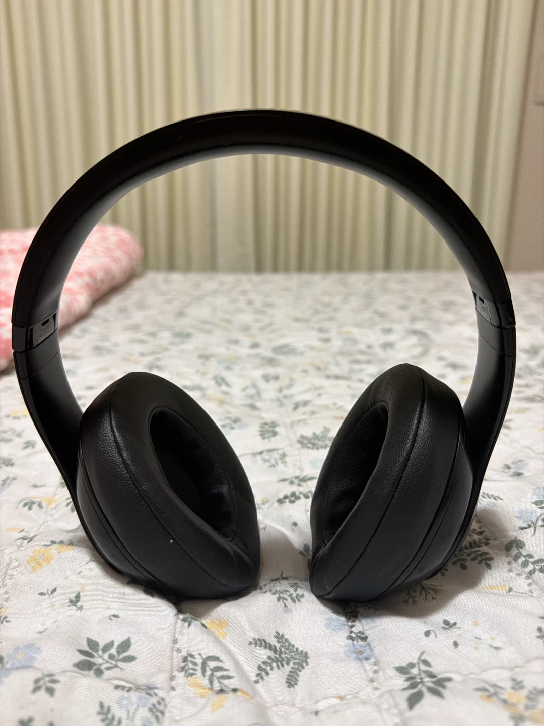 Black Over-Ear Headphones with Case - photo 2