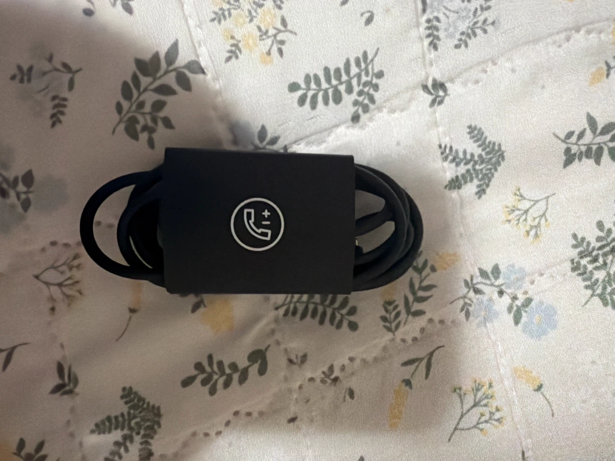 Black Over-Ear Headphones with Case - photo 5