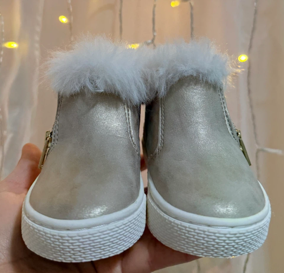 Baby Girls Winter Boots - Gold Glitter & Fur Trim- Size 5