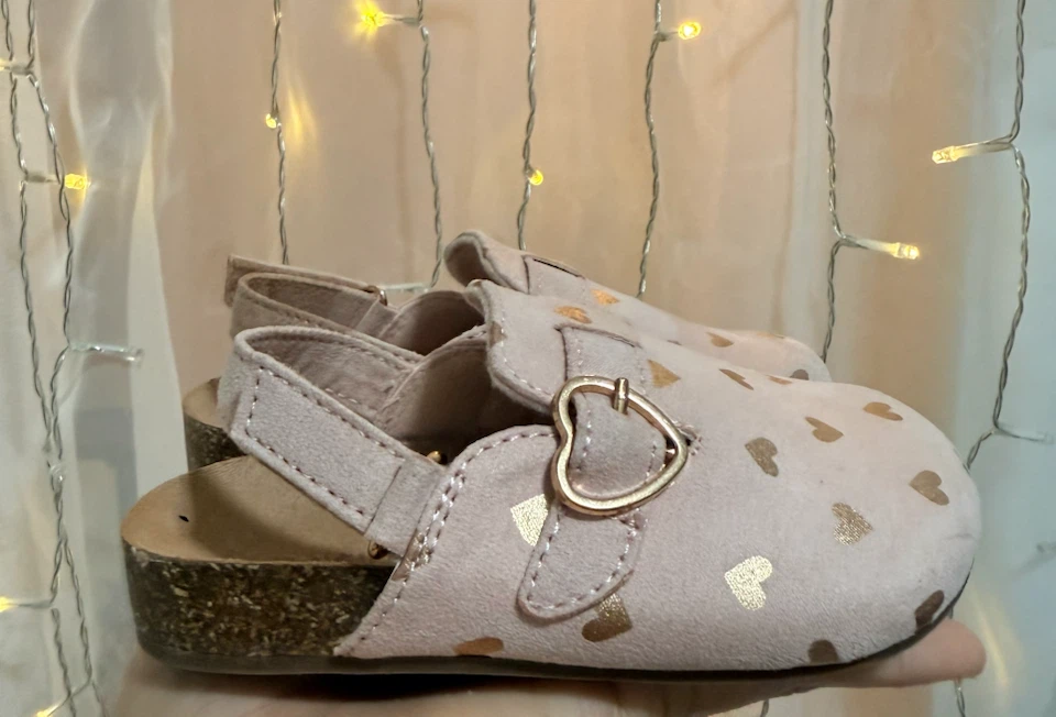 Old Navy Pink Heart Sandals Toddler- Size 5 - photo 2