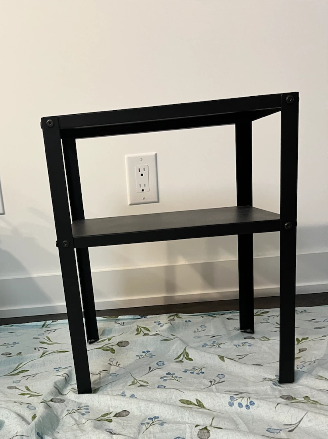 IKEA KNARREVIK Black Nightstand/Side Table – Great Condition