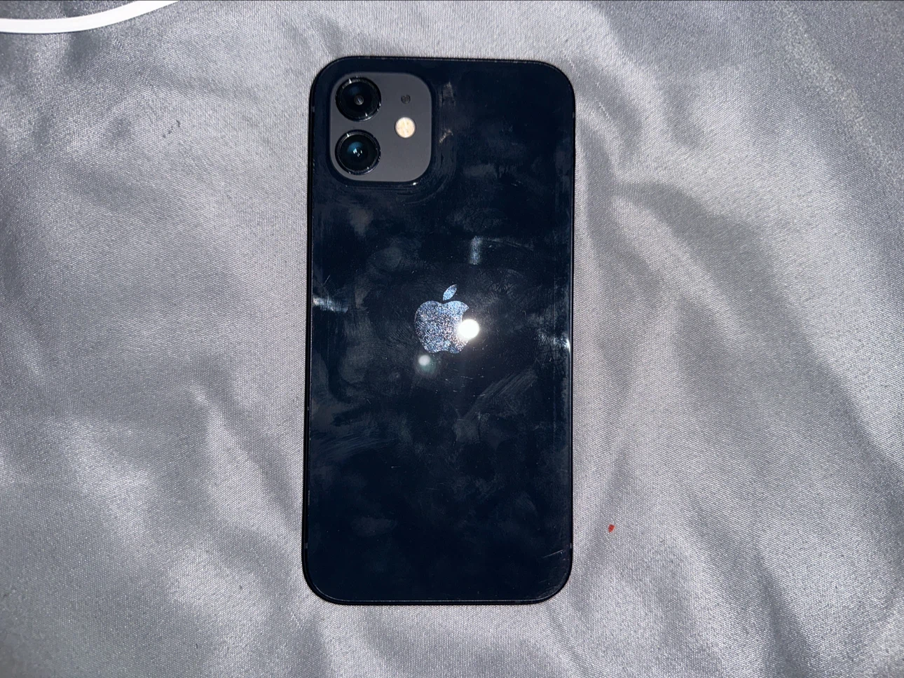 Used black iPhone 12 - photo 2