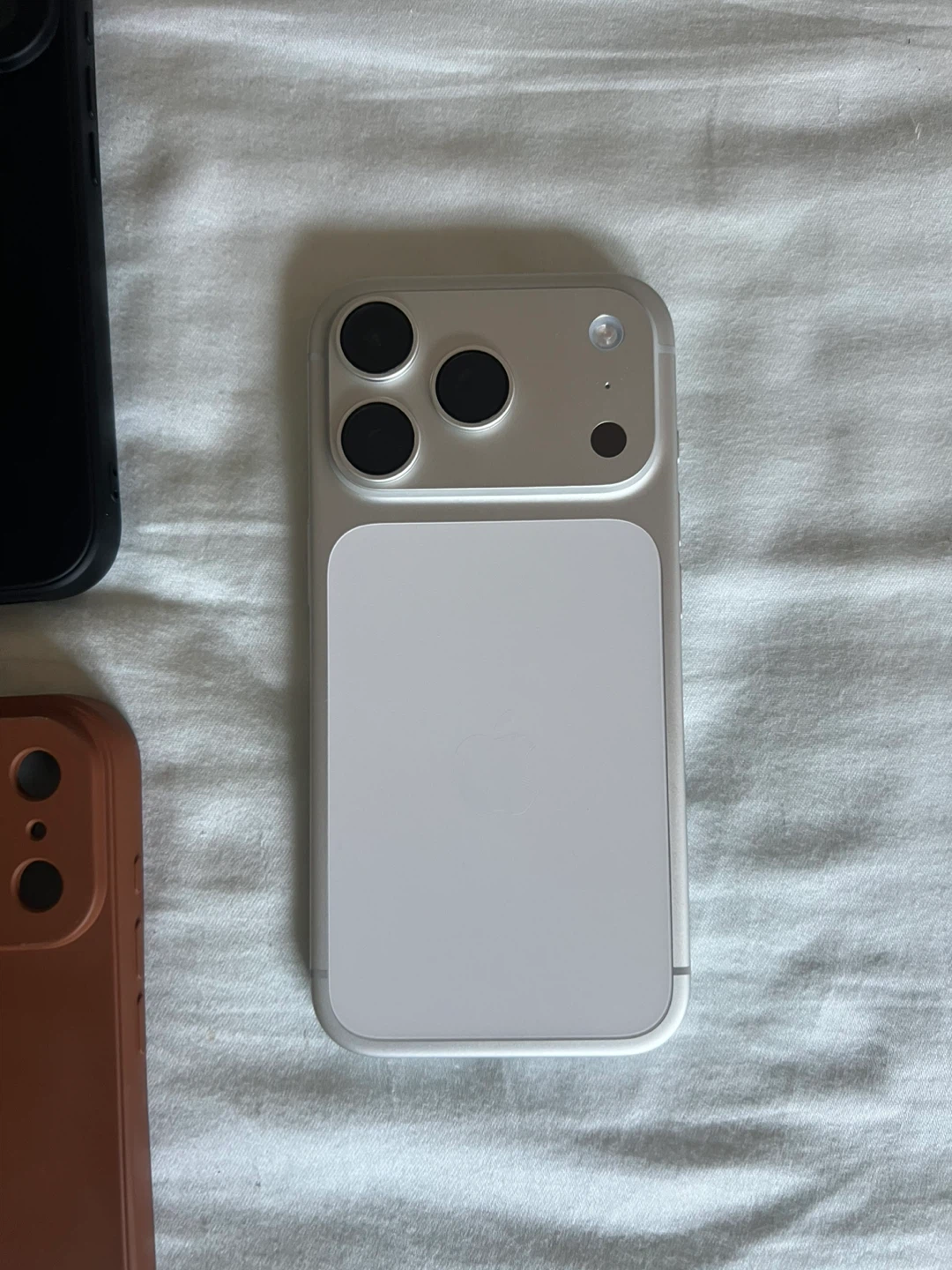 IPHONE 17 PRO - photo 3