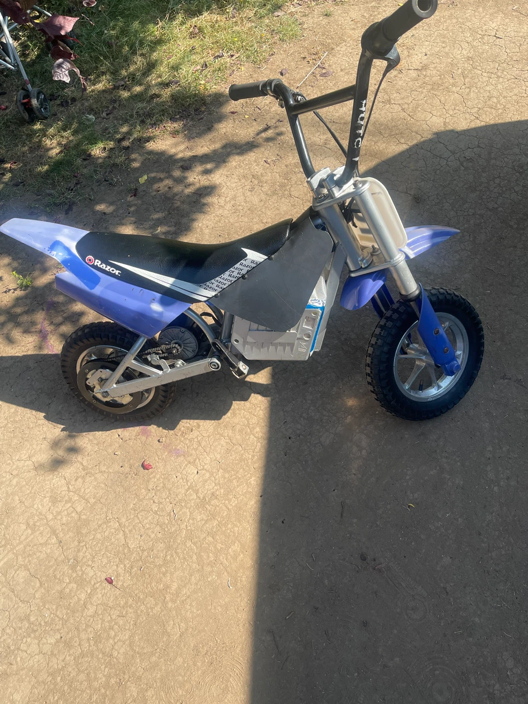 Razor MX350 Electric Dirt Bike: - photo 2