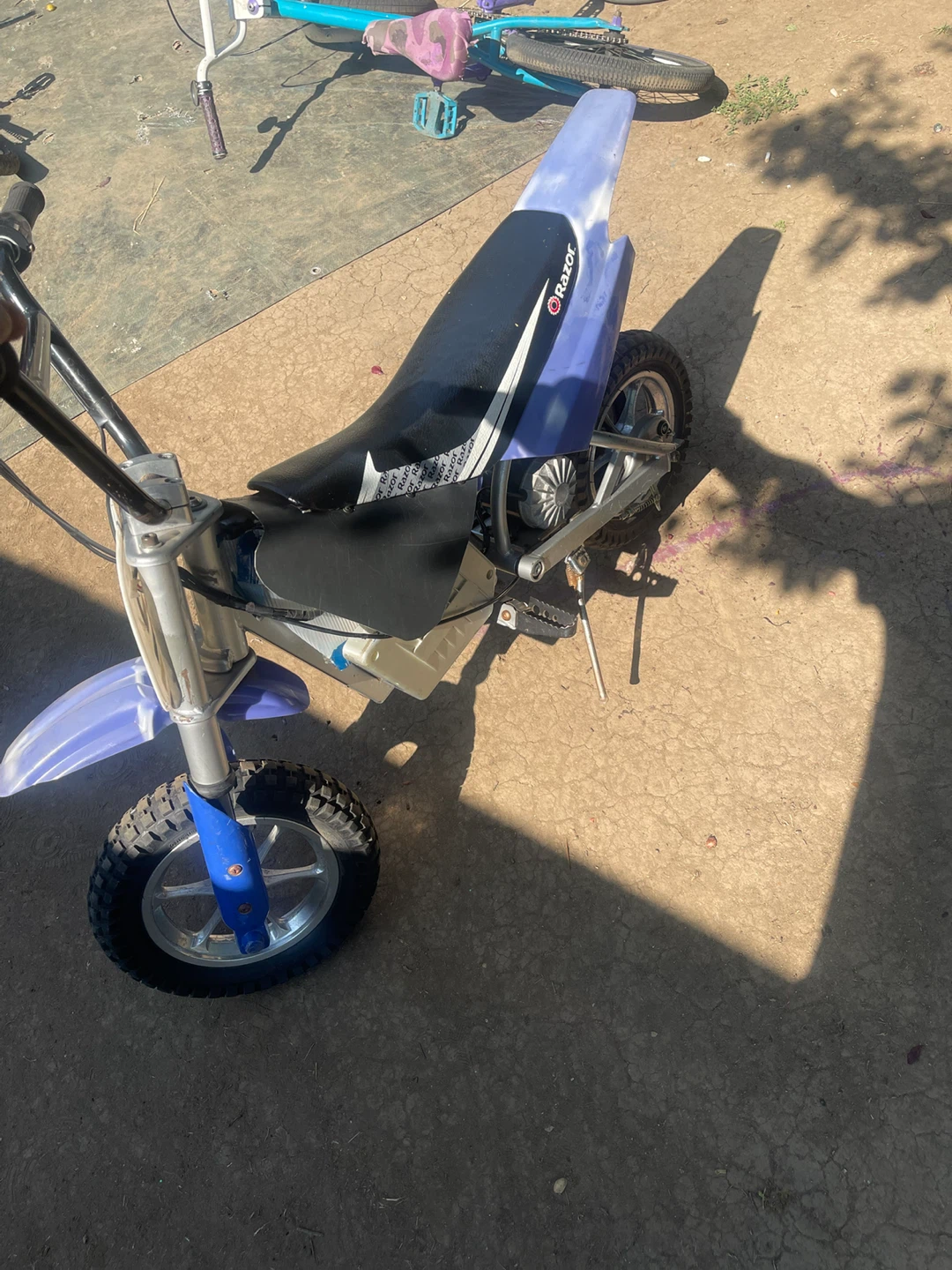 Razor MX350 Electric Dirt Bike: - photo 3