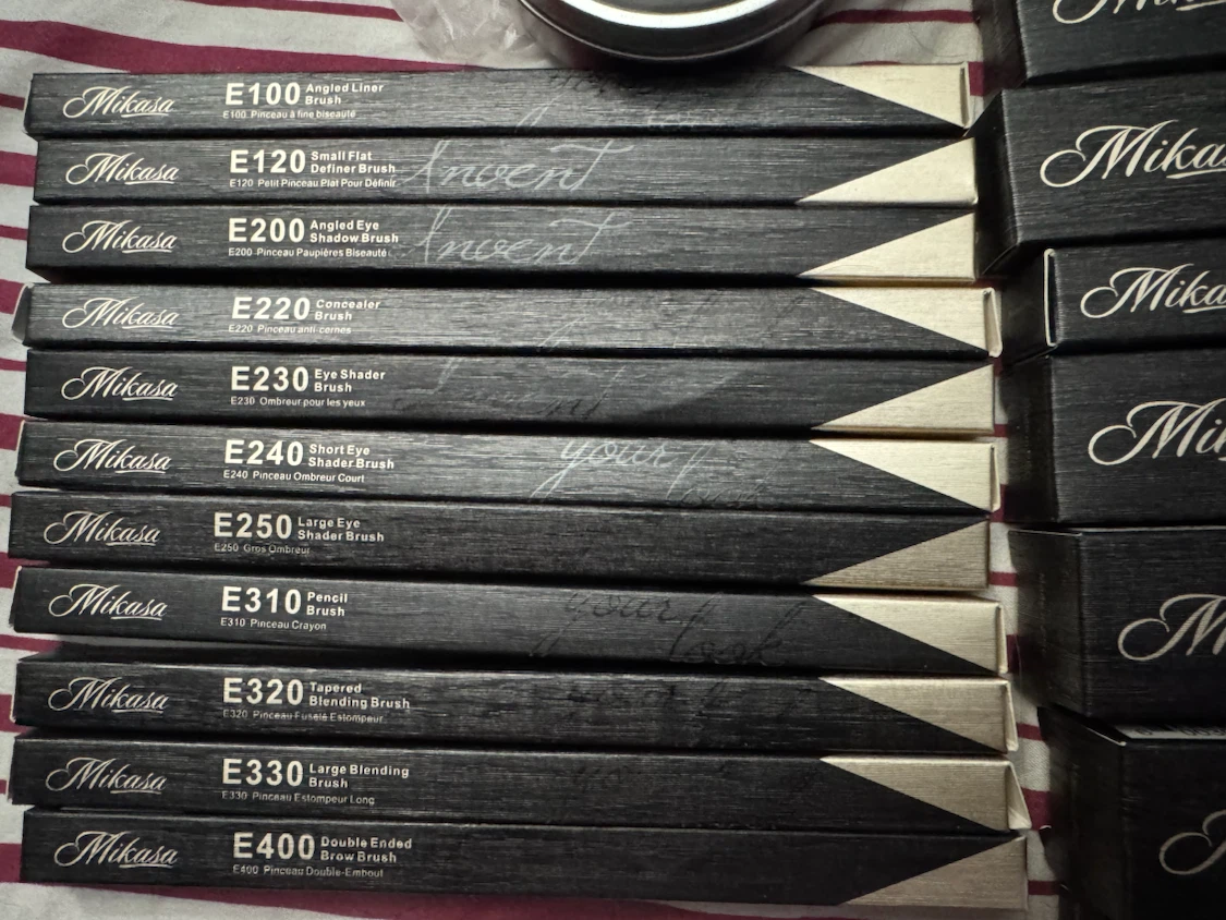 18pc Mikasa  Brush Cleaner & Makeup Brushes - photo 2