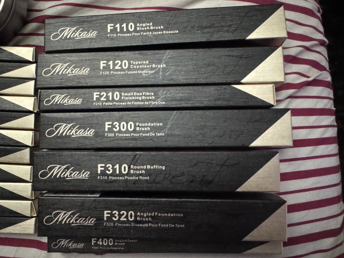 18pc Mikasa  Brush Cleaner & Makeup Brushes - photo 3