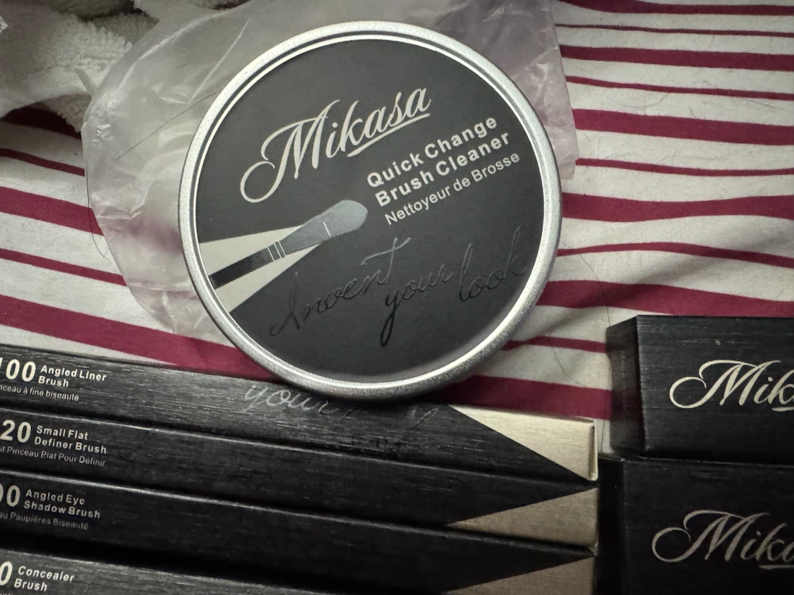 18pc Mikasa  Brush Cleaner & Makeup Brushes - photo 4