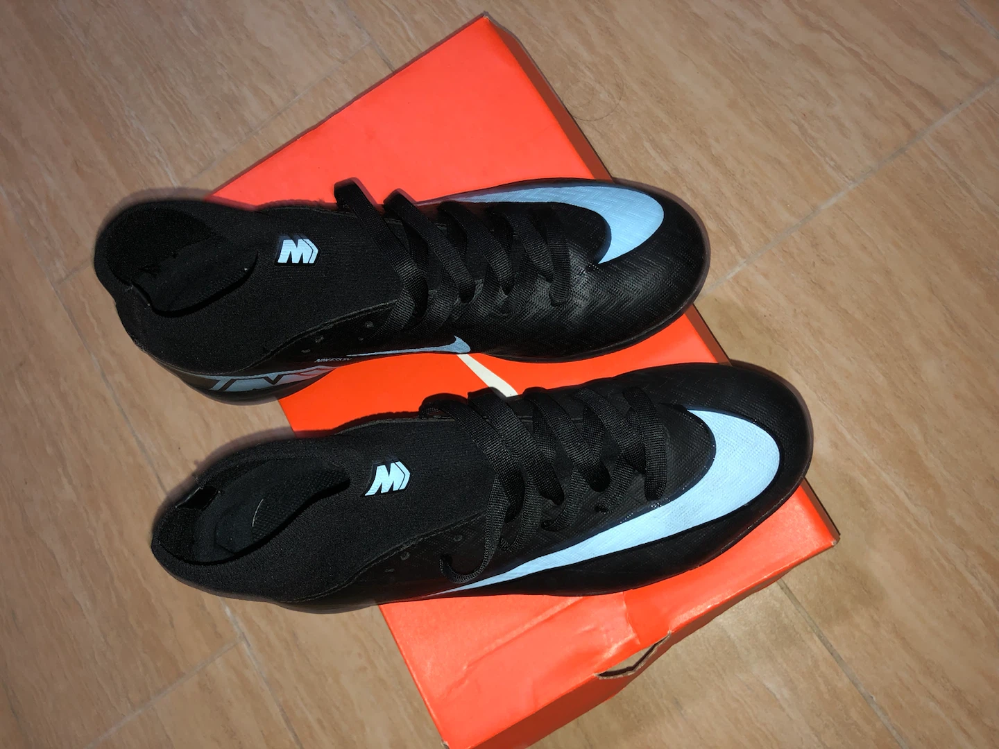 Nike Superfly 10 Academy IC Soccer Cleats