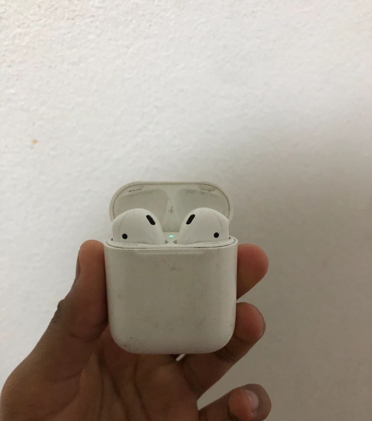Apple AirPods 2nd Gen