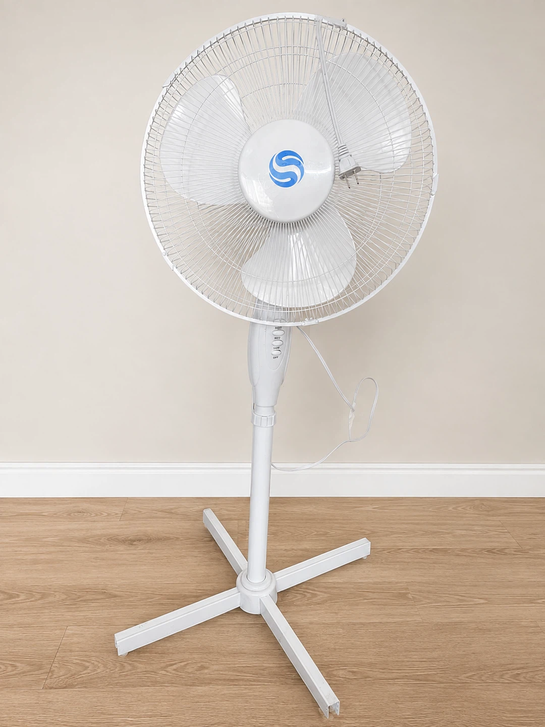 Brand new white pedestal standing fan 3 speeds