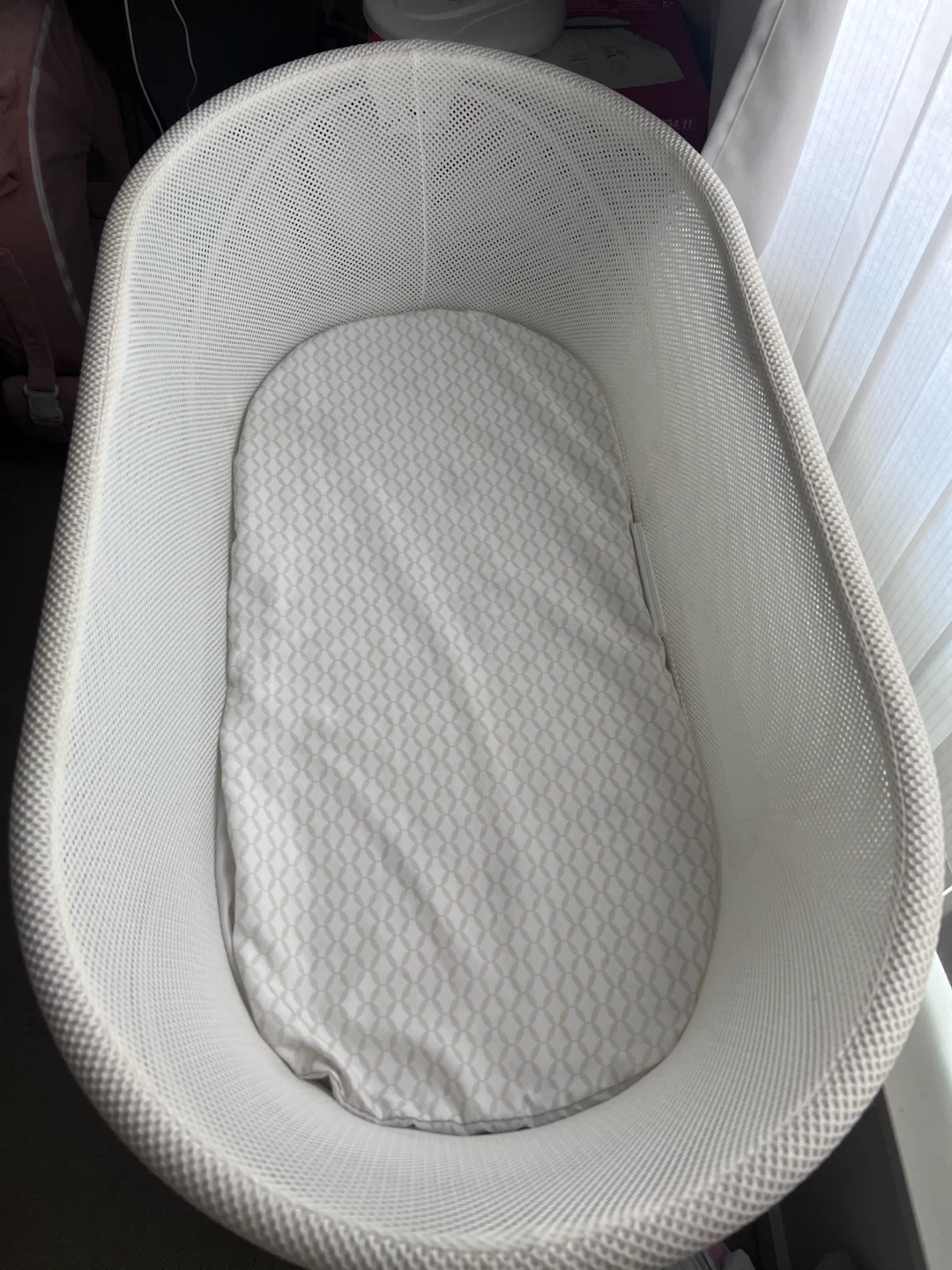 Sleepiest baby Snoo bassinet - photo 2