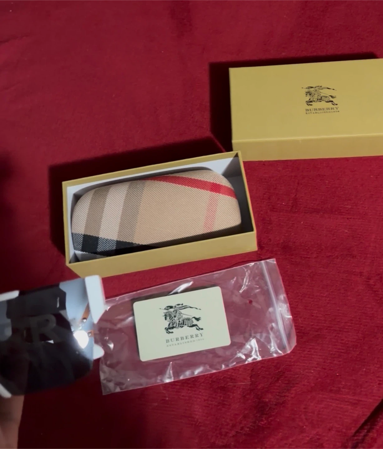 Burberry Sunglasses with Case and Box - photo 2