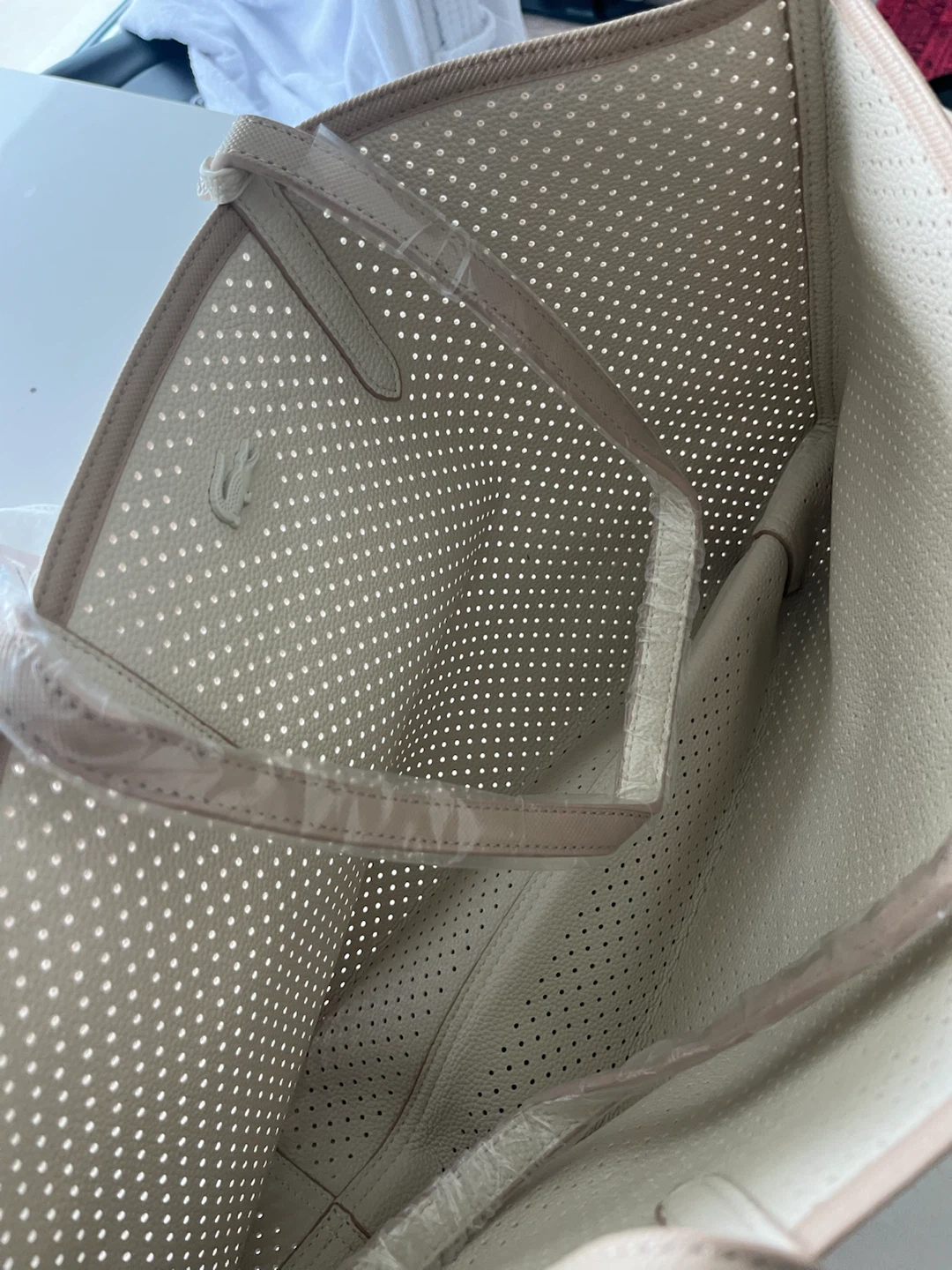 Lacoste Perforated Tote Bag Reversible with Pouch - photo 2