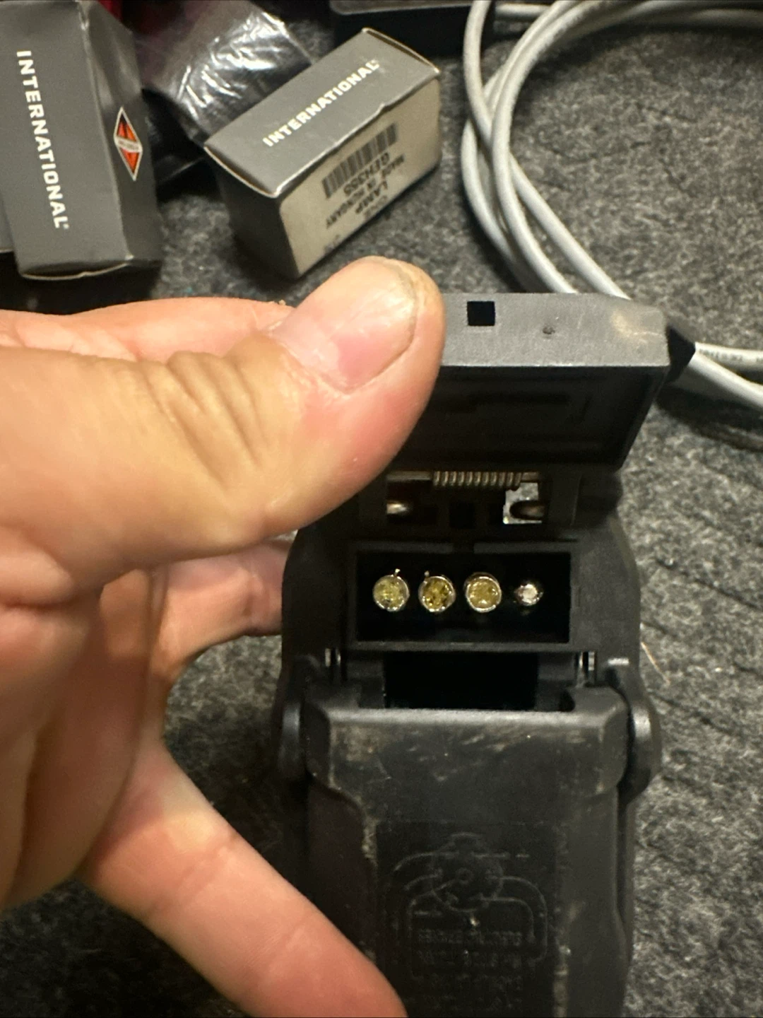 7-Way RV Trailer Connector Plug - photo 3