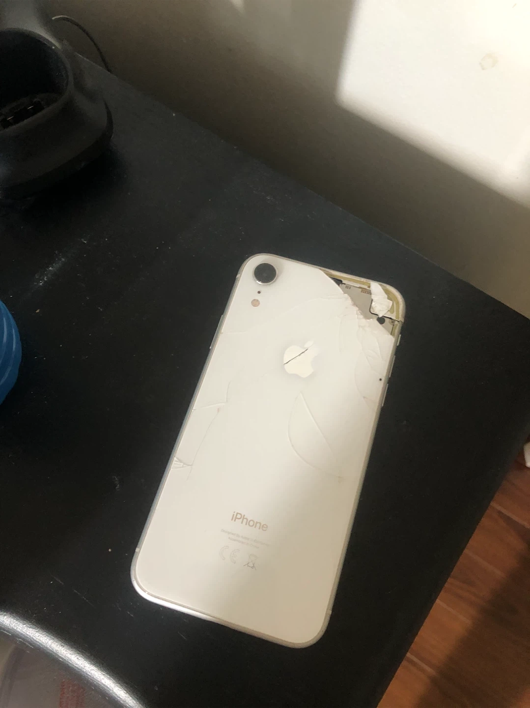 iPhone XR - White for parts - photo 2