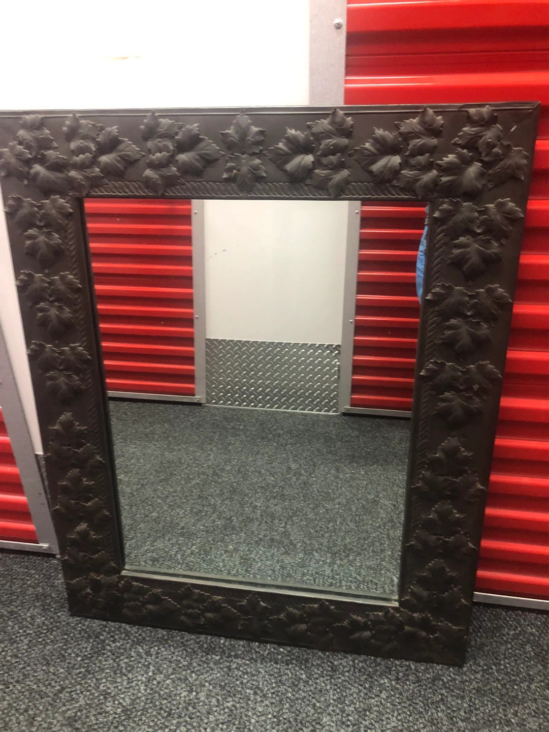 Decorative Leaf Frame Mirror