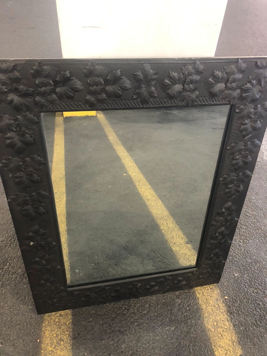 Decorative Leaf Frame Mirror - photo 3
