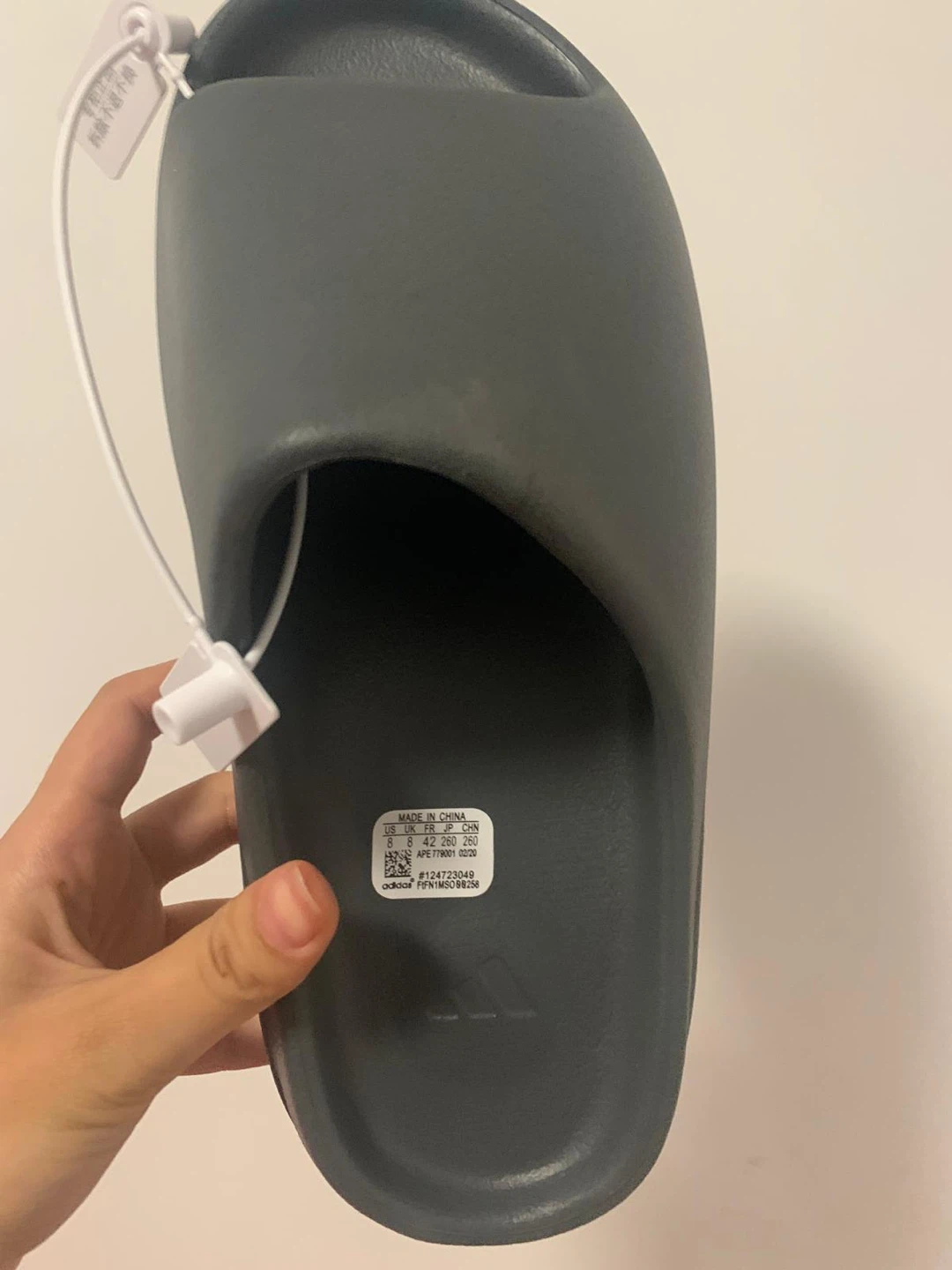 Adidas Yeezy Slide - Size 8 - photo 4