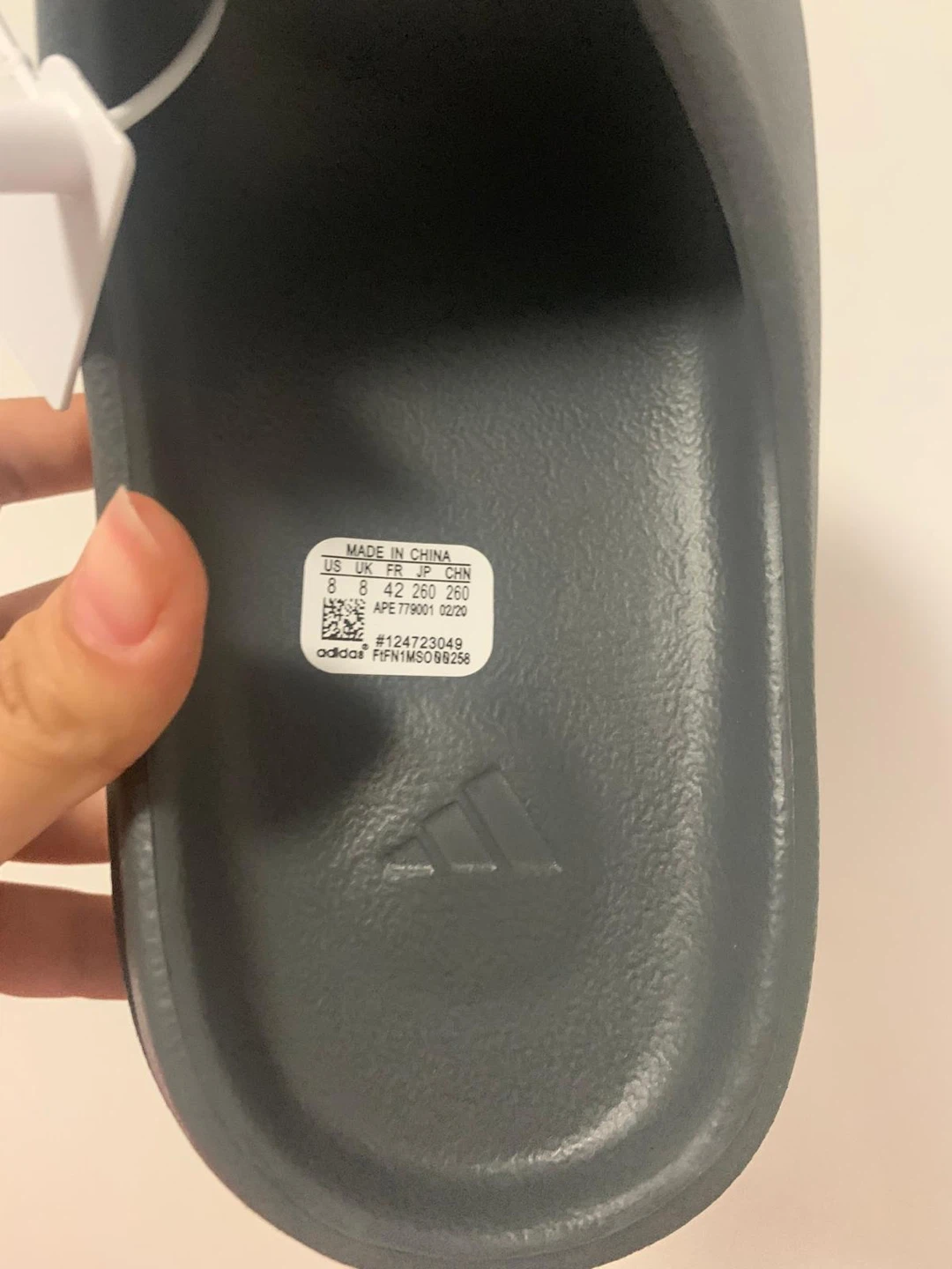 Adidas Yeezy Slide - Size 8 - photo 5