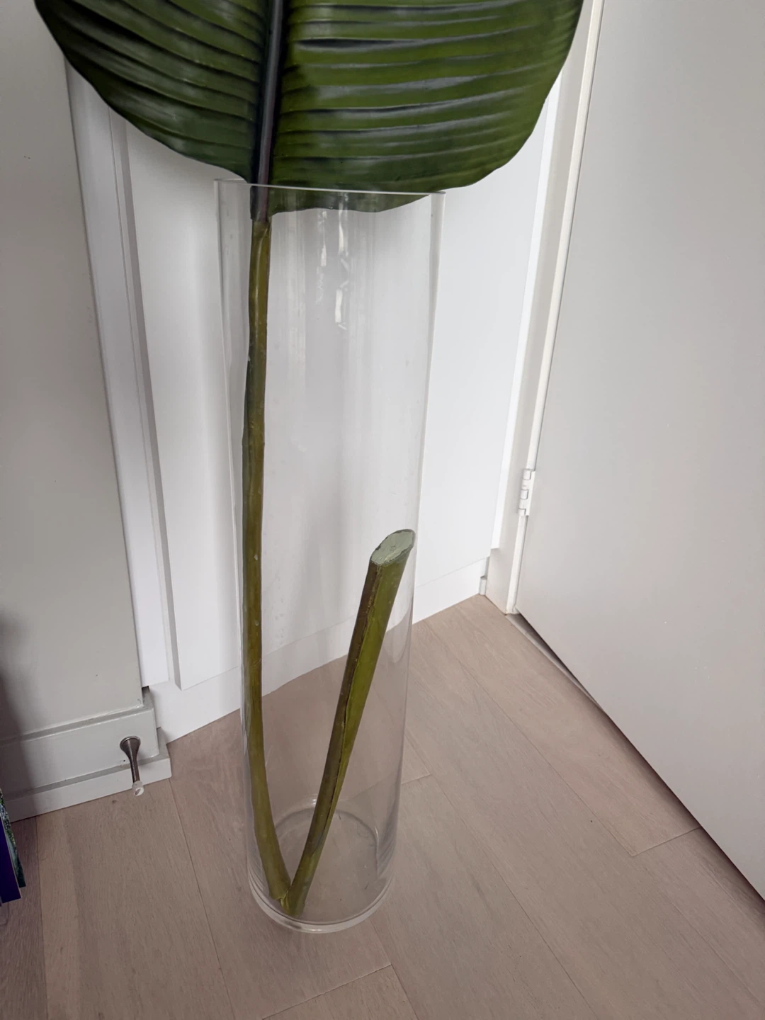 Large Faux Banana Leaf Plant in Clear Vase - photo 2