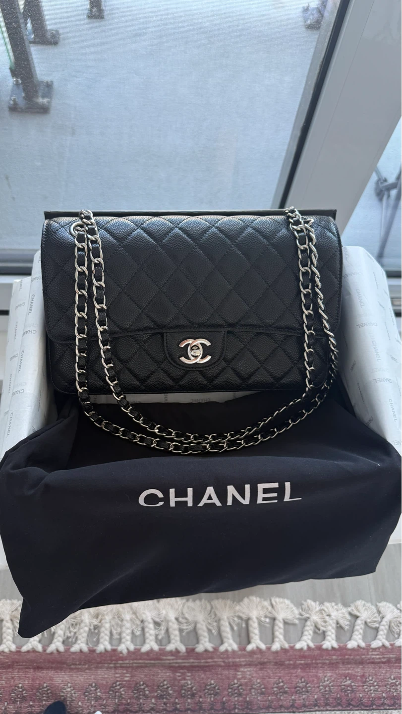 CHANEL MEDIUM FLAP