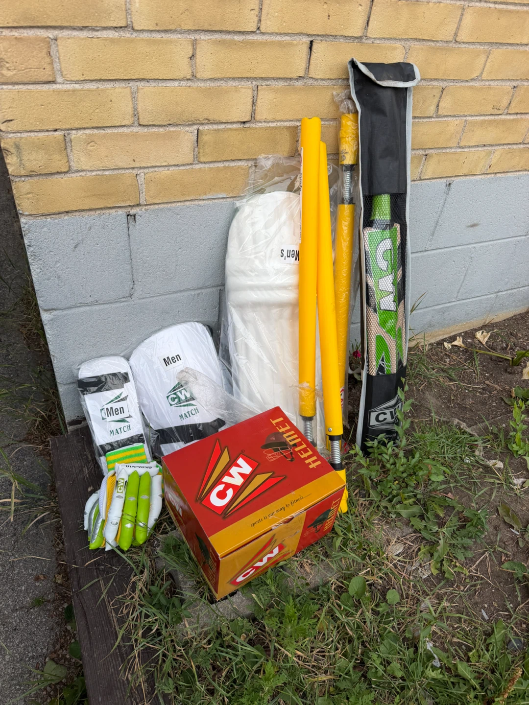 GM Cricket Set with Helmet, Pads, Bat, Gloves and Stumps