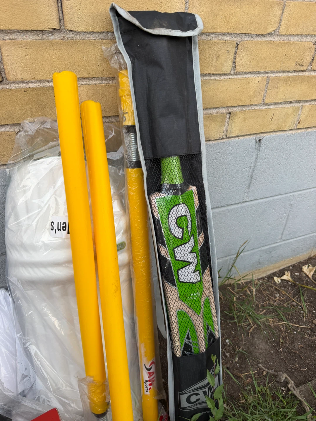 GM Cricket Set with Helmet, Pads, Bat, Gloves and Stumps - photo 2