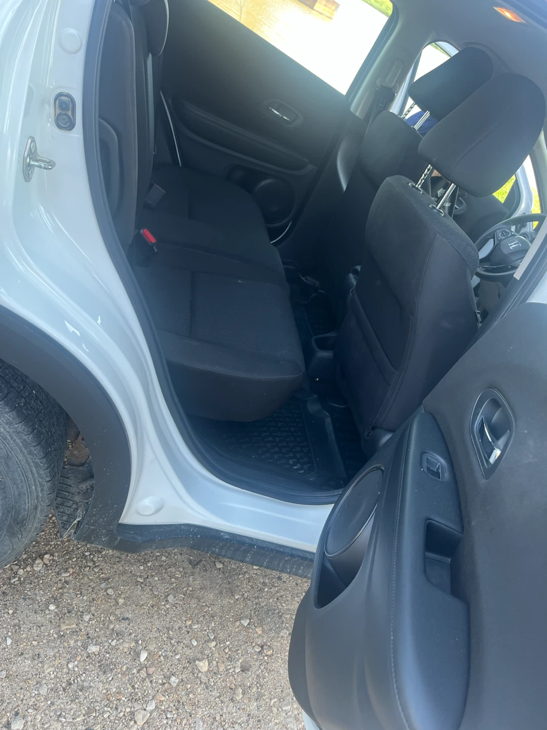White Honda HR-V SUV - photo 3