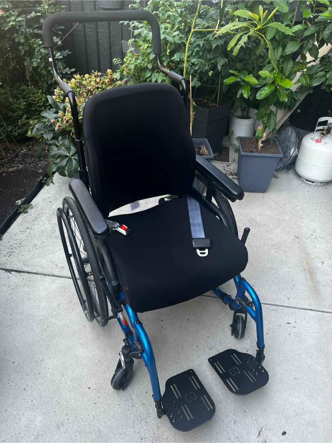 Wheelchair For Sale - Like New Condition - $650 (Penticton)