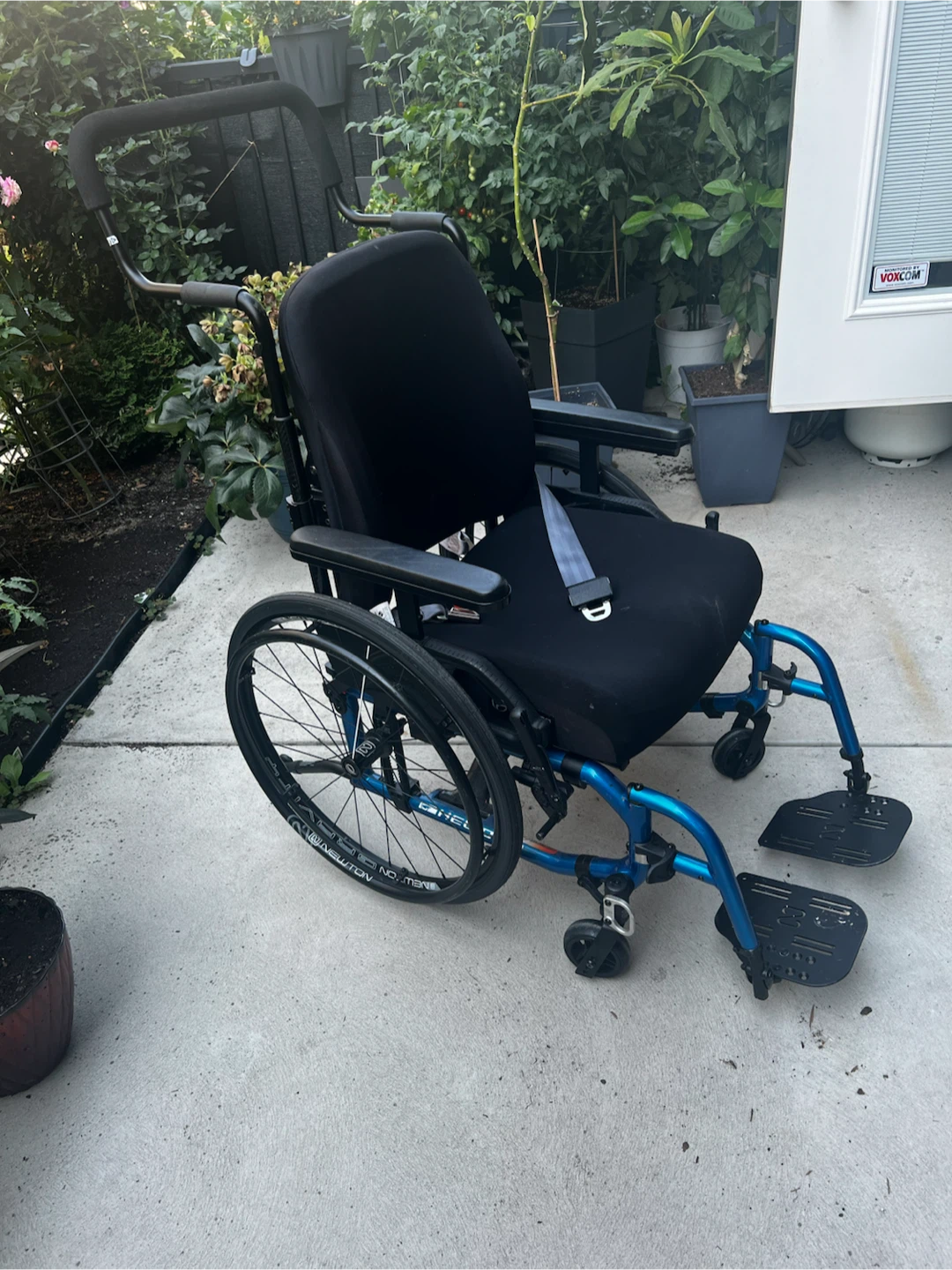 Wheelchair For Sale - Like New Condition - $650 (Penticton) - photo 2
