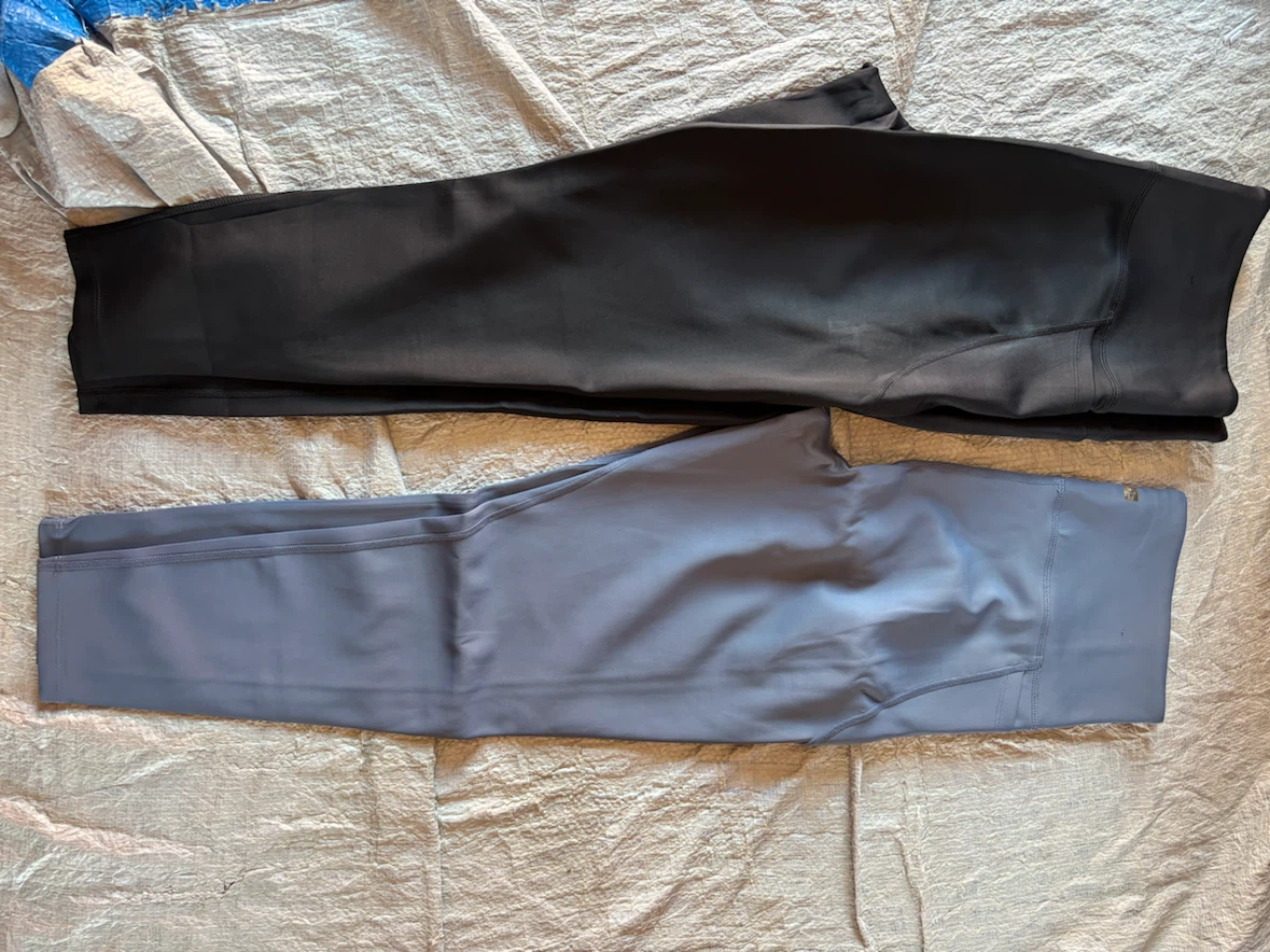 NWOT AuRum Leggings - XL/TG - Black & Blue