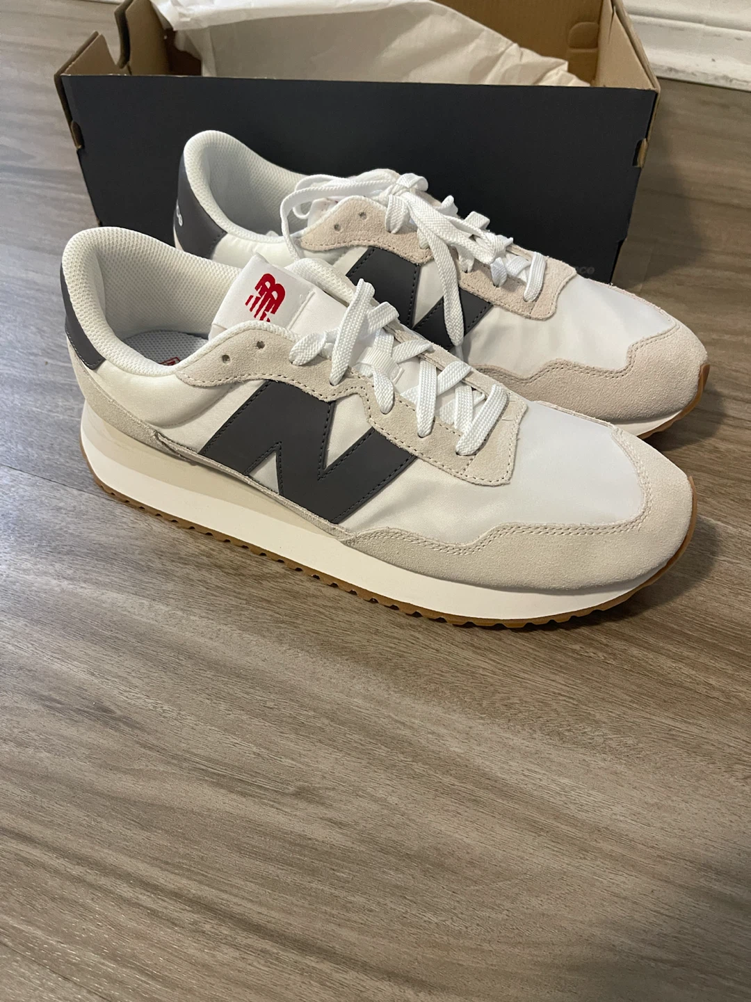 Men’s Size 11 New Balance 237 Shoes - photo 2